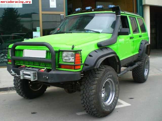 Extreme 4x4 jeep cherokee