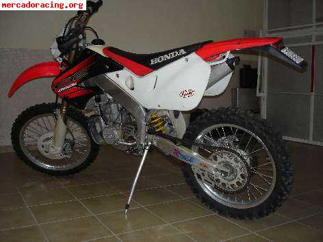 Vendo o cambio Honda CR 250 enduro  matriculada por kart ICC