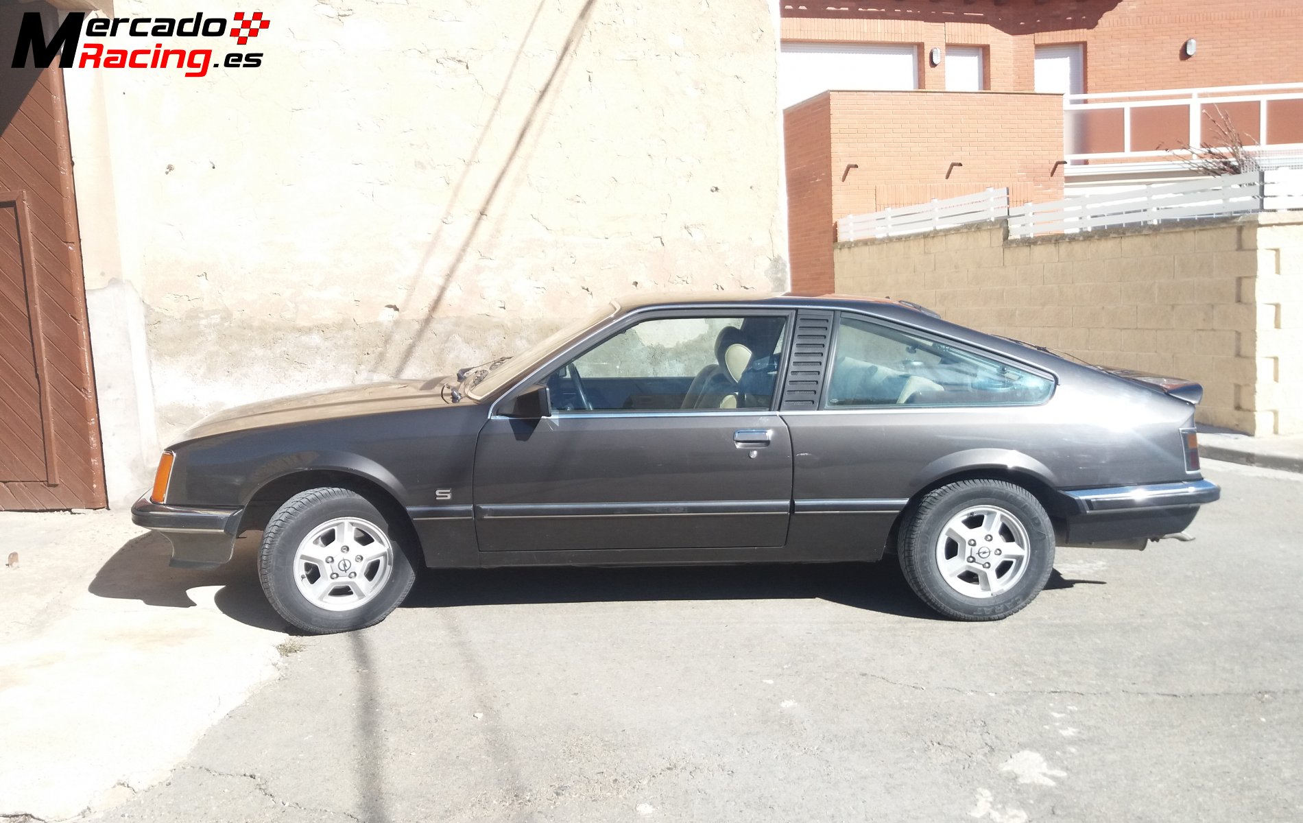 Opel monza 30 e