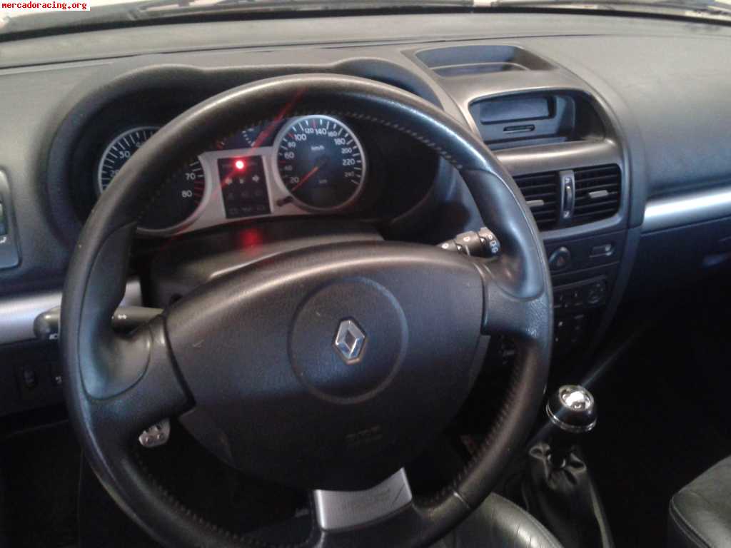 Clio ii как снять дисплей