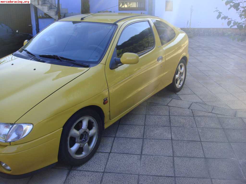 megane-2-0-williams-1800-euros