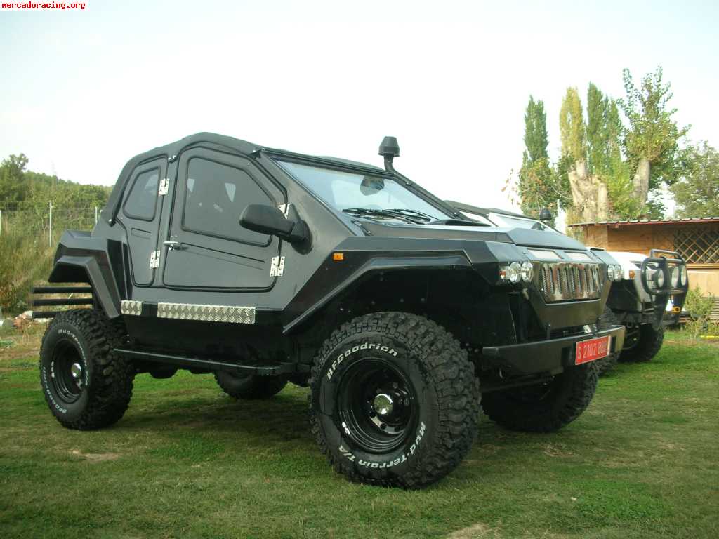 Predator 4x4 автомобиль