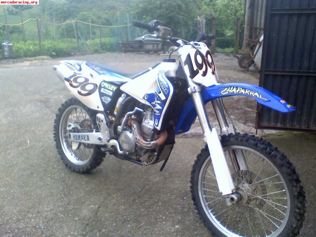 se vende o se canvia yamaha  yzf  400  de cross