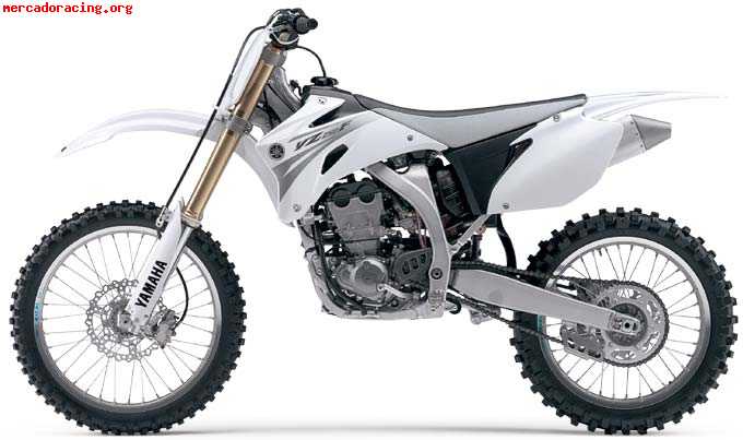 VENDO YAMAHA YZF 250 4T 2007/8 2500€