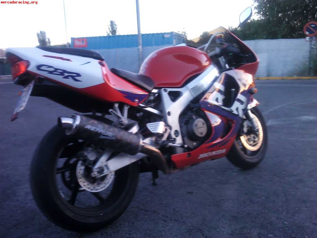 vendo-cbr-900-2000-eur